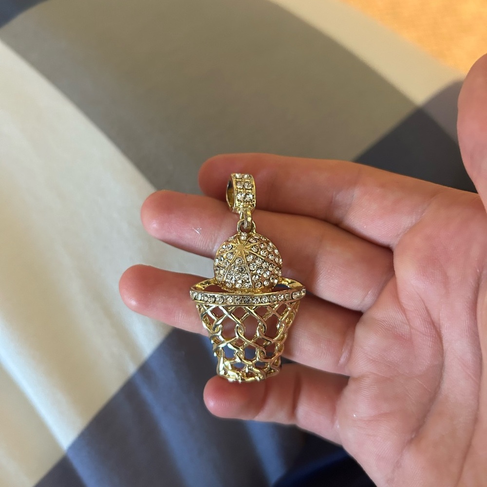 18 Karat gold Diamond pendent